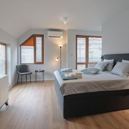 Magdalena Apartment - Two Bathrooms, Perfect City Center Varna ภายนอก รูปภาพ